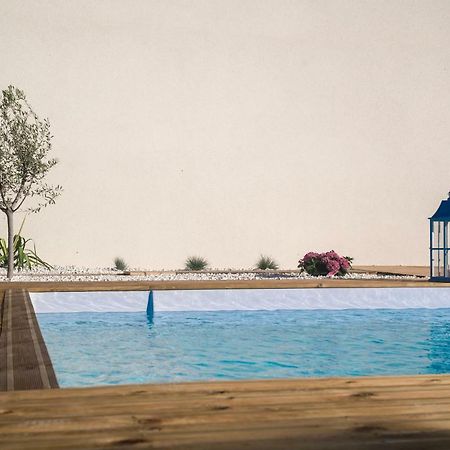 Au Pied Du Lariat Bed & Breakfast Leoville ภายนอก รูปภาพ