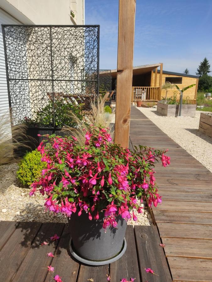 Au Pied Du Lariat Bed & Breakfast Leoville ภายนอก รูปภาพ