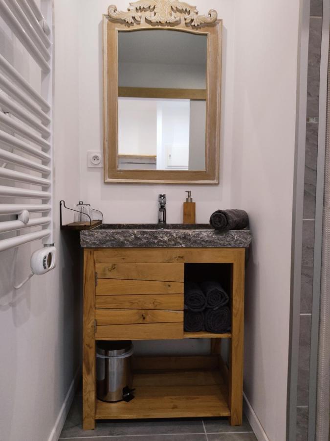 Au Pied Du Lariat Bed & Breakfast Leoville ภายนอก รูปภาพ