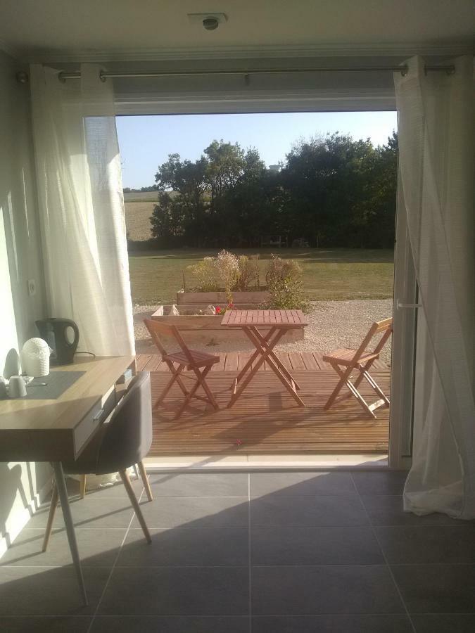 Au Pied Du Lariat Bed & Breakfast Leoville ภายนอก รูปภาพ